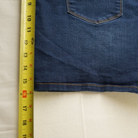 Nine West Women's Jean Shorts, Size 16 - Picture 6 of 7